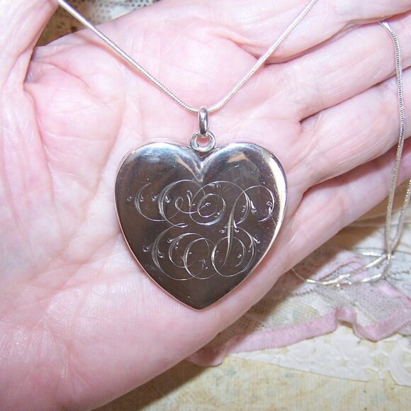 Large Sterling Silver Heart Locket Pendant - Engraved E.B. Front - Picture 4 of 6